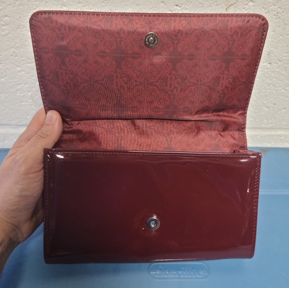 Bailey Sarian Fatally Yours II Clutch with Chain - Picture 3 of 4